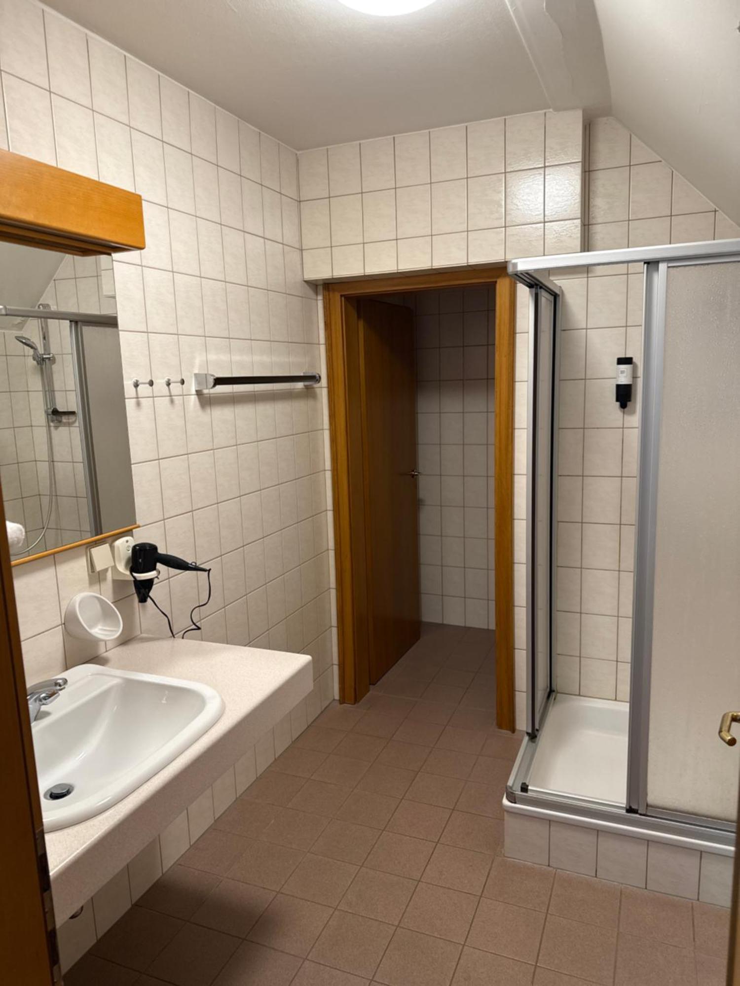 Goldenes Schiff 3*